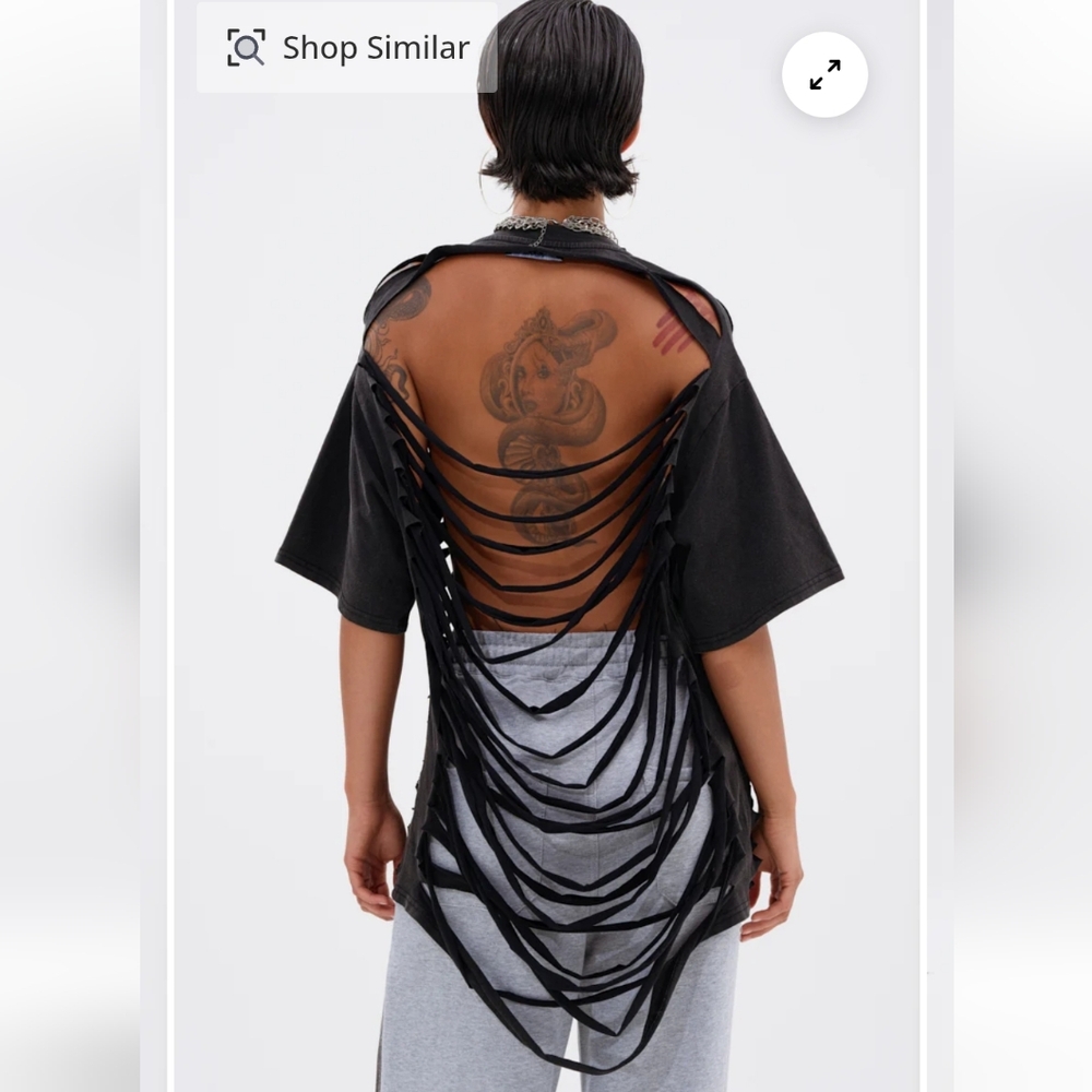 NWT Womens AKIRA Slashed T-Shirt - Picture 3 of 6